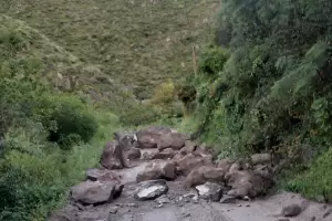 Emergencia vial en el Valle Central: derrumbes y calzadas obstruidas por el temporal