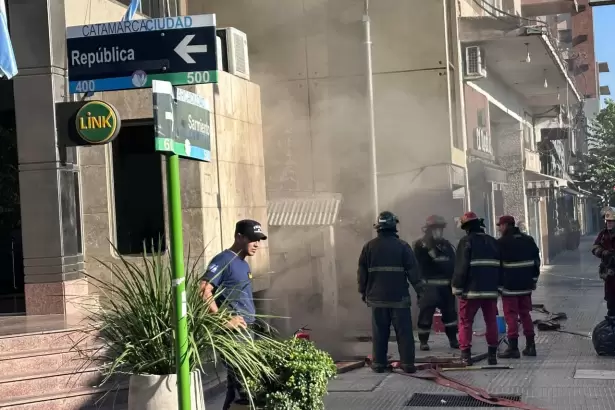 Corte de energ�a en el microcentro por un incendio en una subestaci�n