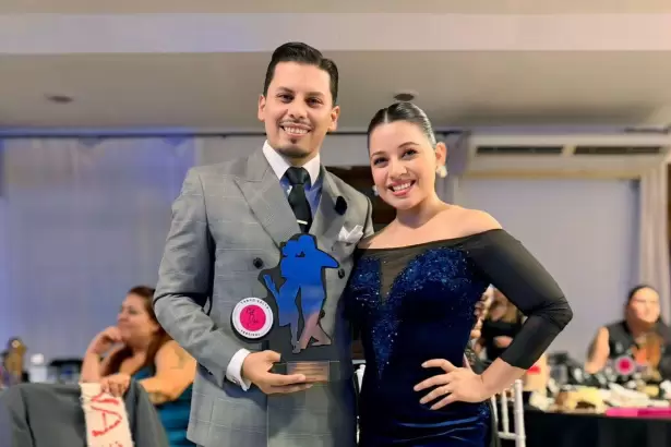 Bailarines catamarque�os se consagraron campeones de Tango Pista en Salta