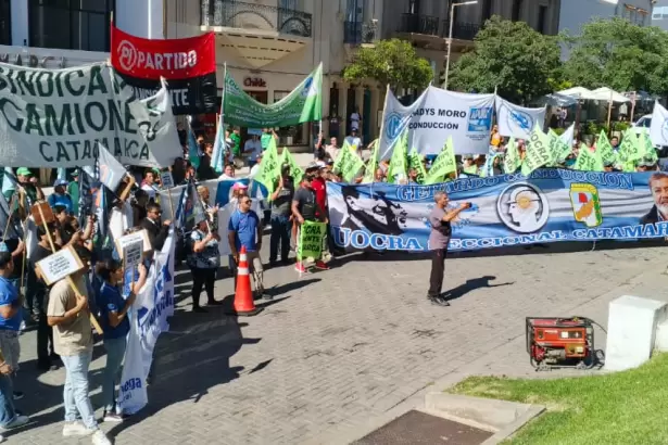Jubilados autoconvocados se sumaron a las marchas contra la reforma laboral y reforma previsional