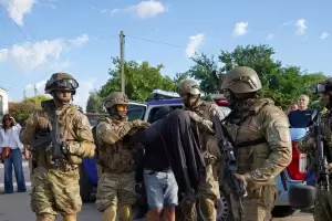 Giro en la causa del ataque sicario en barrio Yapey�: un detenido y masivos operativos