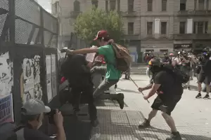 El Gobierno formalizar� denuncias penales por los graves incidentes frente al Congreso