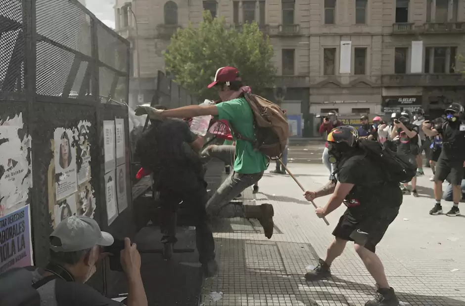 El Gobierno formalizar� denuncias penales por los graves incidentes frente al Congreso