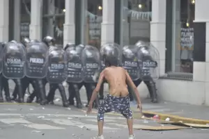 Incidentes en el Congreso: "Son delincuentes organizados y se les acab� la joda"