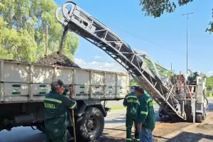 Contin�an los trabajos de repavimentaci�n en Av. Los Legisladores