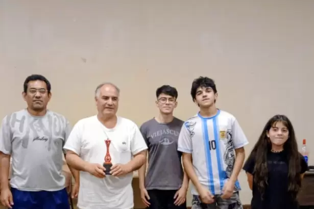 Eduardo Rodr�guez se impone en la IV fecha del Torneo Blitz de verano en el Club Social