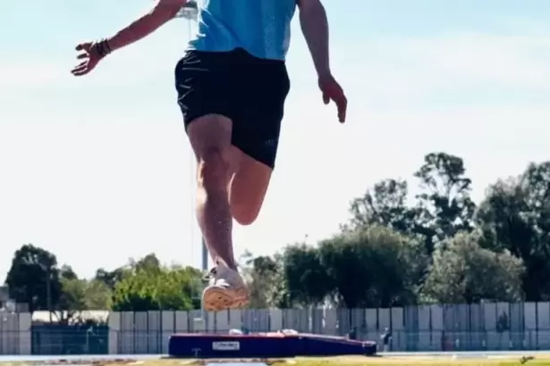 Salto a la gloria: el tinogaste�o Pedro Olmos clasific� a Panam� 2026