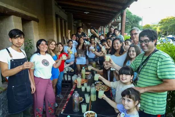 Bebiendo la historia: el renacer de la Aloja de Algarroba