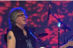 Golpe al rock: asaltaron al guitarrista "Alambre" Gonz�lez y le sustrajeron instrumentos de alto valor