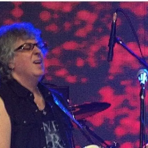 Golpe al rock: asaltaron al guitarrista "Alambre" Gonz�lez y le sustrajeron instrumentos de alto valor