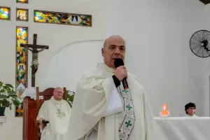 El Padre Julio Quiroga del Pino asumi� como nuevo p�rroco de Santa Rosa de Lima