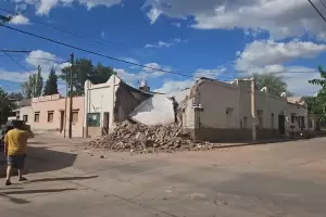 Colapso estructural en el coraz�n de Tinogasta: se derrumb� un local comercial