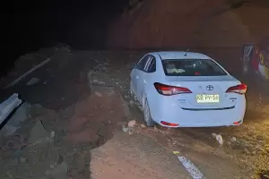 Rescate cr�tico de una familia chilena en la Quebrada de Las Angosturas