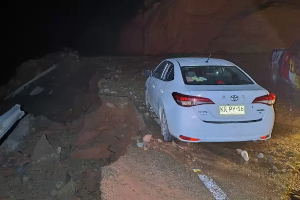 Rescate cr�tico de una familia chilena en la Quebrada de Las Angosturas