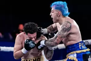 Corzo le gan� a Olvera por KO t�cnico y se qued� con el t�tulo latino mediopesado CMB