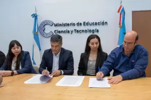 Maestras de apoyo: OSEP y Educaci�n firman un convenio clave