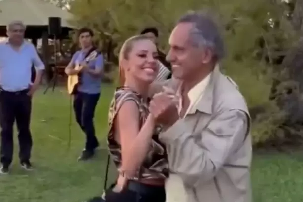 Scioli y Gallardo sorprendieron chamameceando durante un acto en los Esteros del Iber�