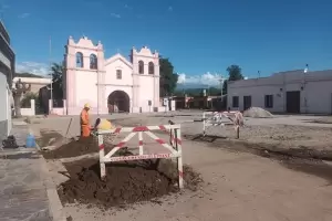Villa Dolores: contin�an las obras en la plaza pese a la fuerte pol�mica