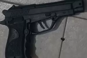 P�nico en la zona oeste: tres detenidos por disparos en una plaza