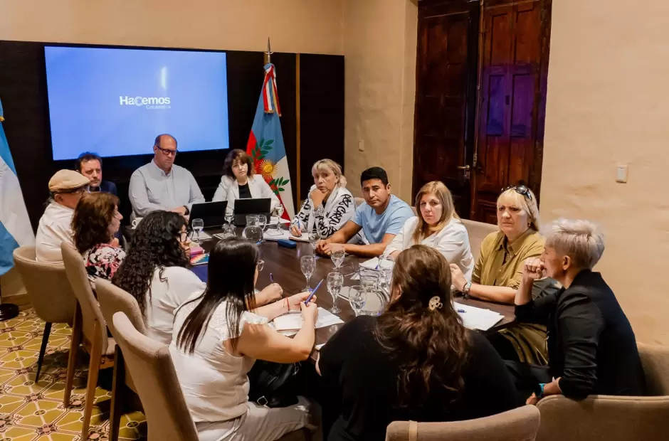 El Gobierno y la intersindical docente iniciaron el di�logo paritario 2026 en un escenario de tensi�n