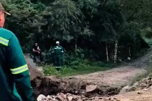 Operativo de emergencia en Aconquija: Vialidad Provincial interviene la Ruta N�48 por un hundimiento de calzada