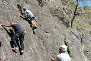 Huellas verticales: escalada en roca y aventura familiar en Catamarca
