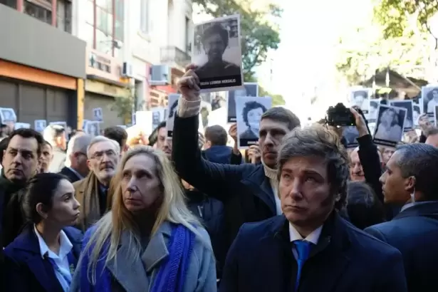 Milei respald� el ataque a Ir�n y record� el atentado a la AMIA: "Que aporte alivio a las familias"