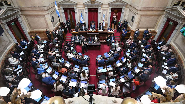 Ley de Glaciares: tensión y denuncias en el inicio del debate en ...