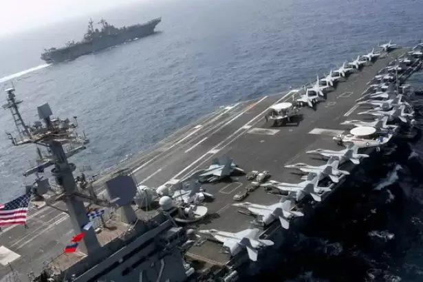 Ir�n dej� diez muertos en Israel y dice que bombarde� el portaaviones USS Abraham Lincoln