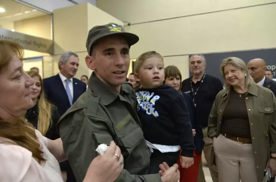 Nahuel Galllo, su hijo V�ctor y su madre