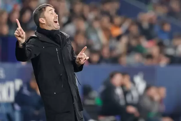 Los detalles del desembarco de Coudet en River Plate: cu�nto recibir� del Alav�s?