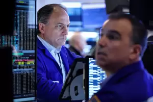 Efecto Medio Oriente: acciones argentinas se desploman m�s de 7% en Wall Street