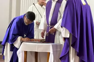 Bel�n celebr� la asunci�n del padre Eugenio Pachado como nuevo p�rroco