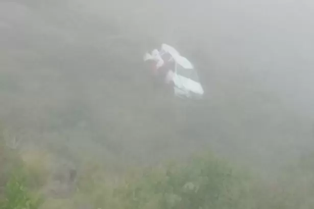 Milagro en la Cuesta del Portezuelo: un veh�culo desbarranc� tras una falla mec�nica