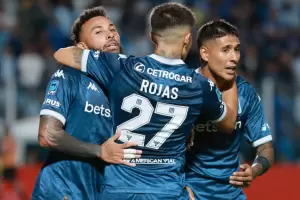 Racing pis� fuerte y gole� a Atl�tico Tucum�n