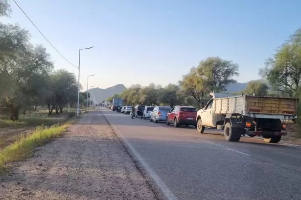 Tercer d�a de corte en la Ruta Nacional 60: docentes, trabajadores de Salud y municipales en la protesta