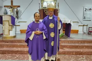 Asumi� el nuevo p�rroco de Jes�s Ni�o en una ceremonia emotiva