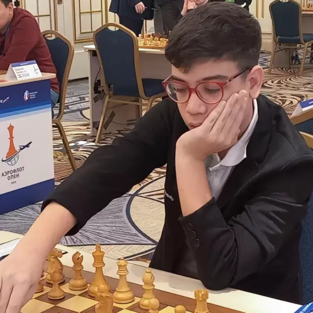 Faustino Oro debuta en Menorca y va por la norma que puede convertirlo en Gran Maestro