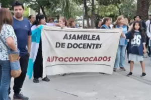 Conflicto educativo: los gremios docentes rechazan la oferta oficial y exigen una titularizaci�n masiva
