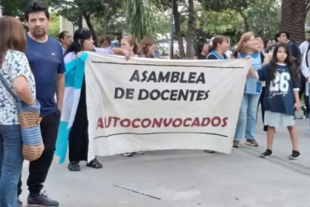 Conflicto educativo: los gremios docentes rechazan la oferta oficial y exigen una titularizaci�n masiva
