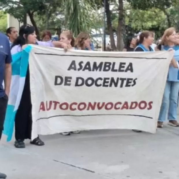 Conflicto educativo: los gremios docentes rechazan la oferta oficial y exigen una titularizaci�n masiva