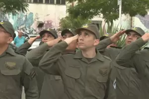 Nahuel Gallo particip� por primera vez del izamiento de la bandera tras su liberaci�n