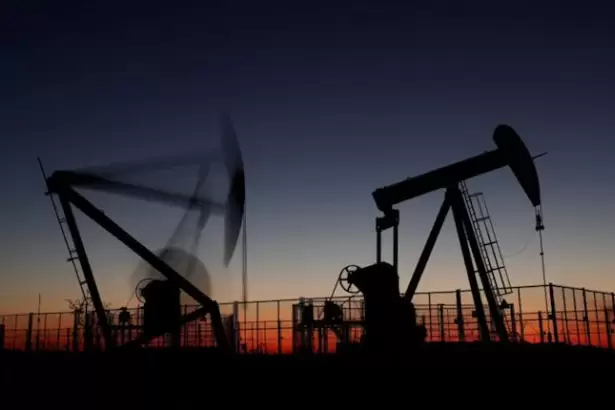 Petr�leo al l�mite: alerta por subas en el combustible