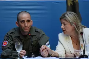 Nahuel Gallo: su primer izamiento de bandera tras el cautiverio