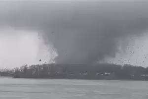 Devastaci�n en Michigan: el paso de tornados deja un saldo tr�gico de cuatro muertos y una estela de destrucci�n