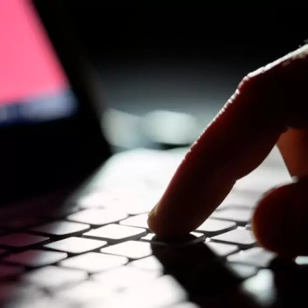 La sombra tras la pantalla: la Inteligencia Artificial revela una red de abusos rituales en el Reino Unido