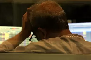 Medio Oriente: el petr�leo super� los USD 100 y el riesgo pa�s toc� los 600 puntos