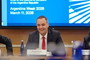 Adorni habl� sobre su viaje de trabajo a Nueva York: "La palabra no debi� ser deslomarse"