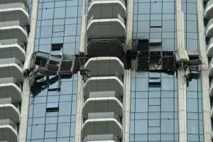 Ir�n volvi� a apuntar a pa�ses del Golfo y atac� el centro financiero de Dubai