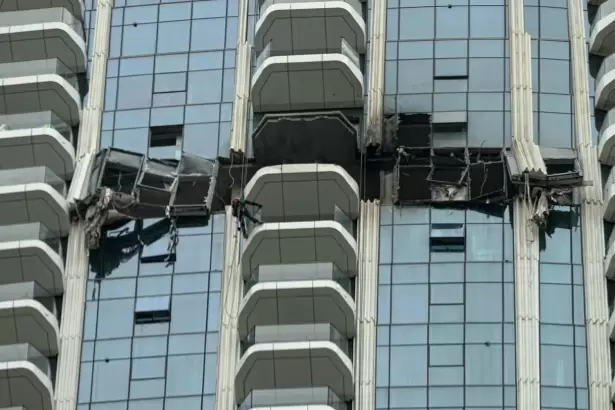 Ir�n volvi� a apuntar a pa�ses del Golfo y atac� el centro financiero de Dubai